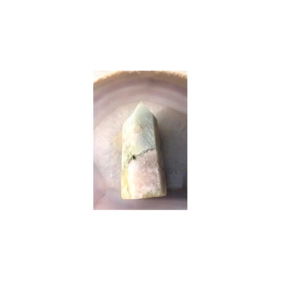 Genuine Green Flower Agate Tower - Picture 4 of 7